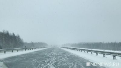 Из-за снега на дороге Екатеринбург – Серов ограничили движение транспорта