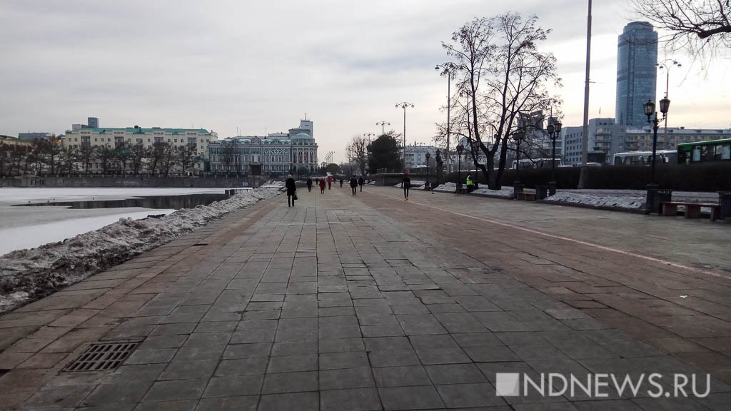 Жителям Екатеринбурга запретят ходить по набережной и напротив «белого дома»