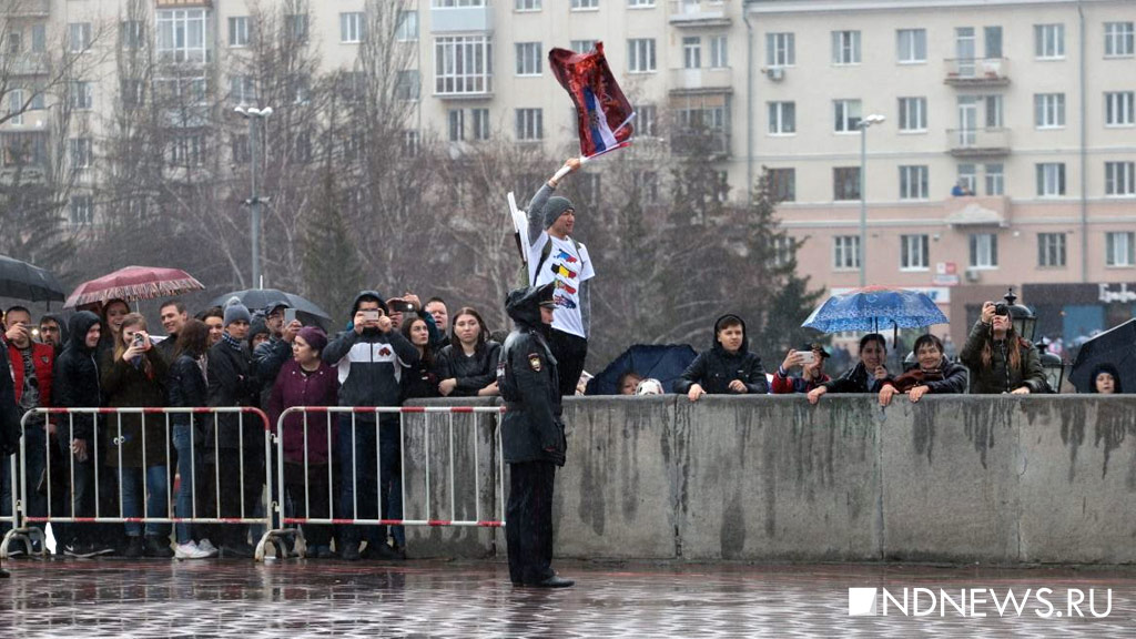 Новый День: Танки и ветераны под проливным дождем – парад Победы в Екатеринбурге (ФОТО)