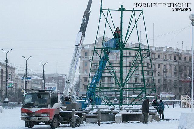 Новый Регион: В Челябинске начали сооружать главный ледовый городк