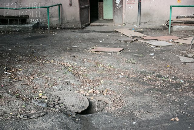 Коммунальный триллер: в Челябинске не признают ветхо-аварийным дом, в котором рушатся стены, проваливаются полы, а вода льет изо всех щелей (ФОТО, ВИДЕО)