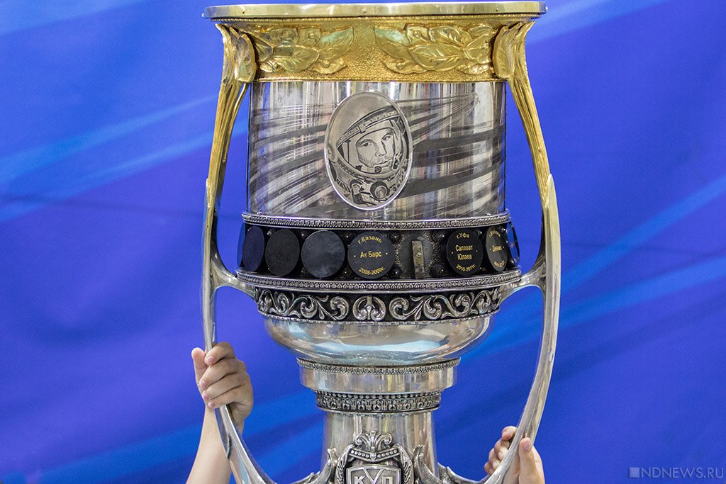 Челябинцы прикоснулись к Кубку Гагарина (ФОТО)