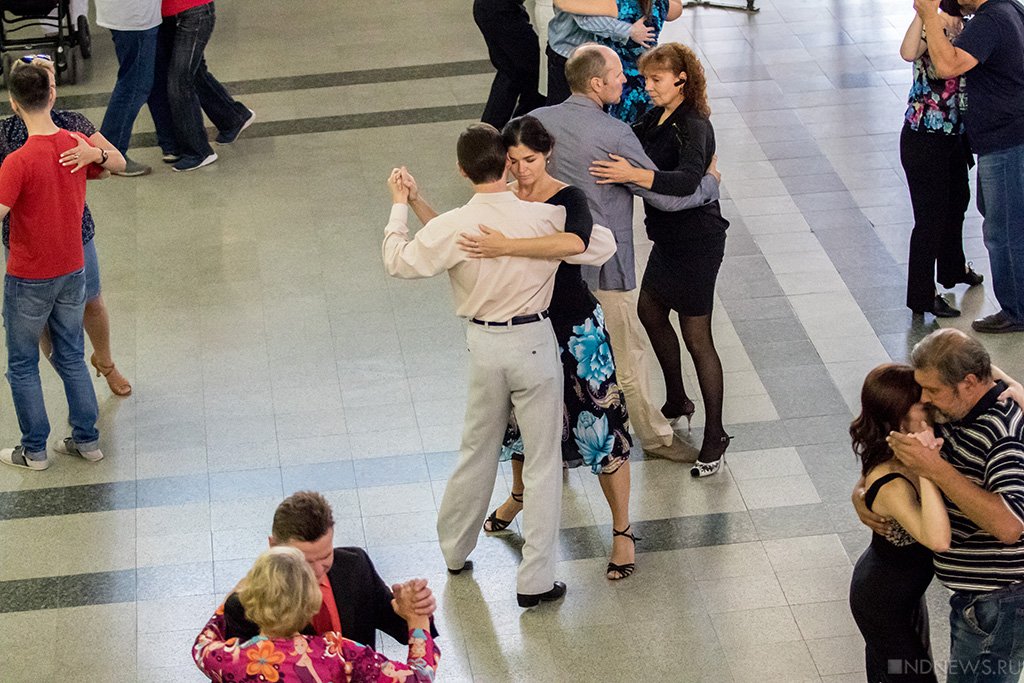 Новый День: Любовь длиною в жизнь… В Челябинске прошел танго-флешмоб (ФОТО, ВИДЕО)