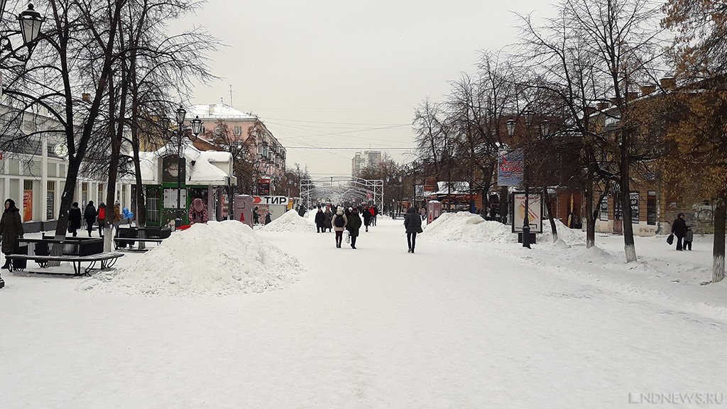 Новый День: Тефтелевы кучи превращаются в Елистратовские отвалы: из центра Челябинска перестали вывозить снег (ФОТО)
