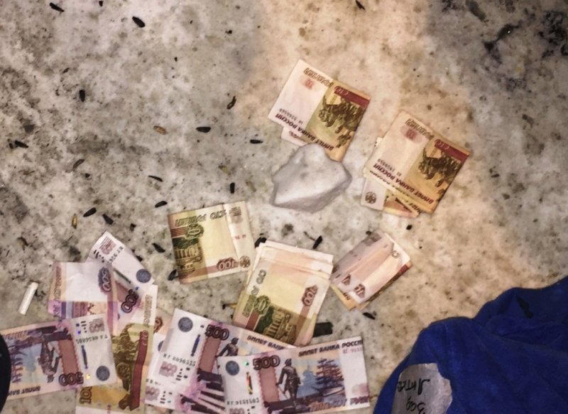 Новый День: В Югре при помощи розочки ограбили салон Билайн (ФОТО)