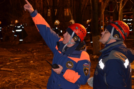 Новый Регион: В Ярославле из-за взрыва рухнула часть панельной пятиэтажки (ФОТО)