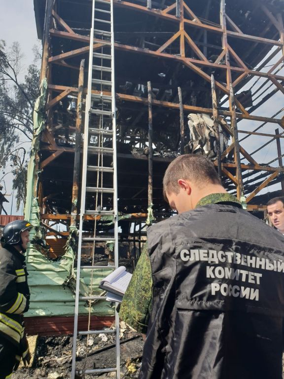 Новый День: Пожар в Сочи: в пластиковой трехэтажке сгорели заживо восемь человек