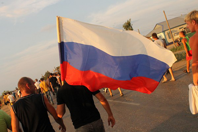 Новый Регион: Три дня митингов в Пугачеве вывели на улицы даже детей и стариков