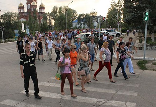 Новый Регион: Три дня митингов в Пугачеве вывели на улицы даже детей и стариков