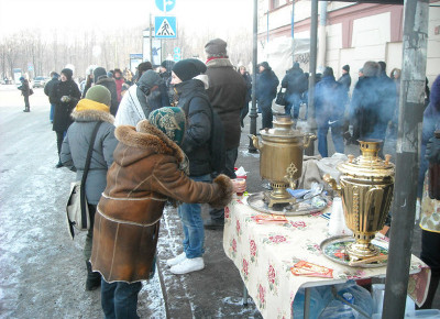 Новый Регион: Митинг оппозиции в Петербурге начался с горячего чая и лозунга Путин должен уйти