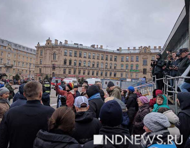 Новый День: СМИ: при взрывах в метро Петербурга погибли 10 человек, 50 пострадали (ФОТО)