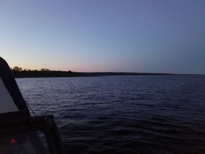 Новый День: В поисках подростков на Ладоге задействованы водолазы и вертолеты