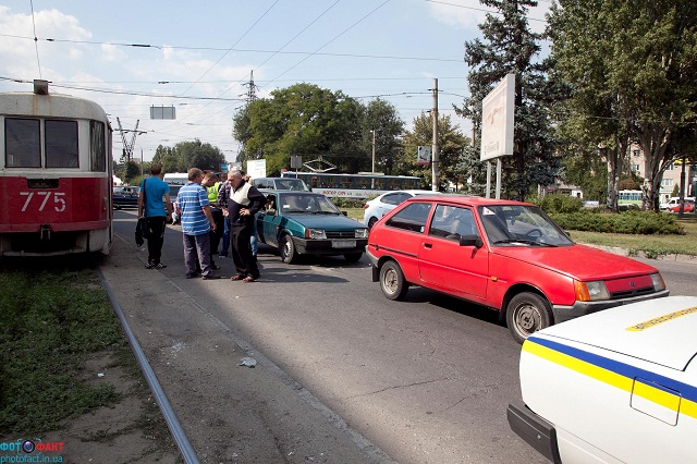 Новый Регион: В Запорожье четыре машины устроили ДТП-паровозик (ФОТО)