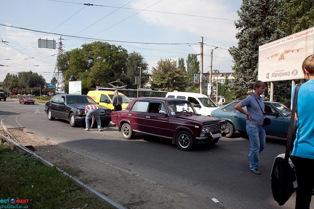 Новый Регион: В Запорожье четыре машины устроили ДТП-паровозик (ФОТО)