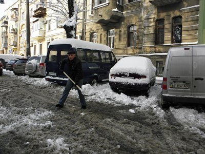 Новый Регион: В Одессе продолжают расчищать улицы после снегопада (ФОТО)