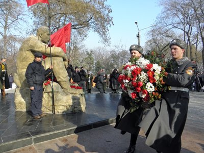 Новый Регион: Одесские афганцы не захотели возлагать цветы вместе с губернатором и мэром (ФОТО)