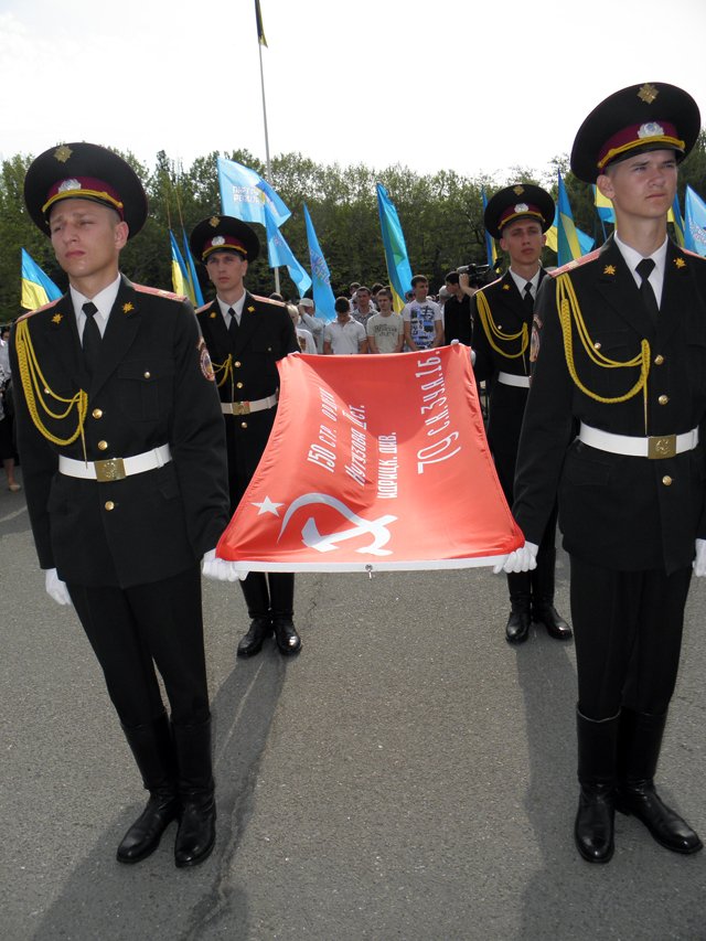 Новый Регион: В Одессе над обладминистрацией подняли Знамя Победы (ФОТО)