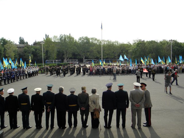 Новый Регион: В Одессе над обладминистрацией подняли Знамя Победы (ФОТО)