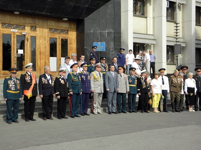 Новый Регион: В Одессе над обладминистрацией подняли Знамя Победы (ФОТО)