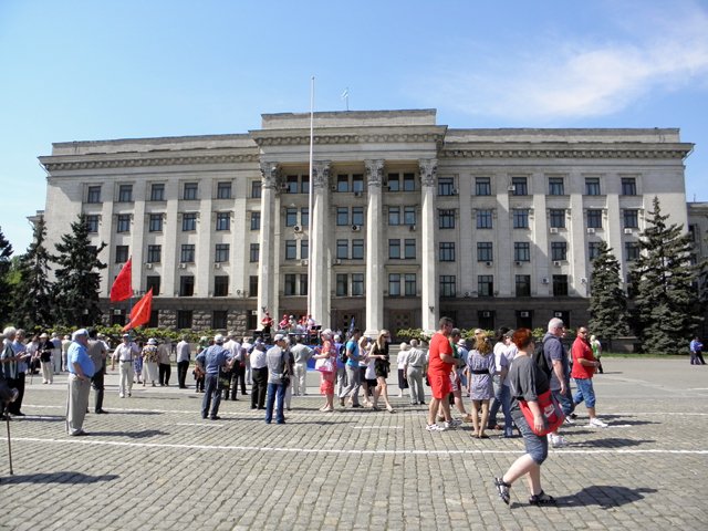 Новый Регион: Одесские левые провели скромный парад в День трудящихся (ФОТО)