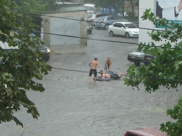 Новый Регион: Улицы Одессы затопил очередной тропический ливень (ФОТО, ВИДЕО)