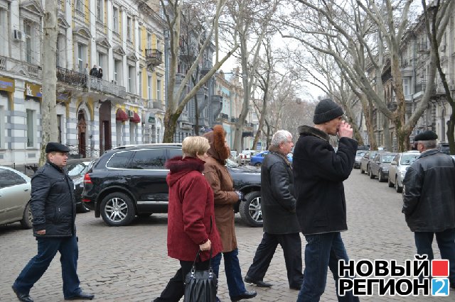 Новый Регион: В Одессе моряки перекрыли центральную улицу из-за долгов по зарплате (ВИДЕО, ФОТО)