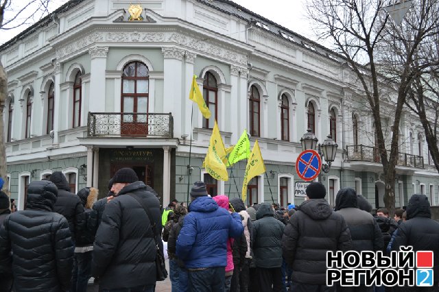 Новый Регион: В Одессе предприниматели перекрыли дорогу – город замер в пробках (ВИДЕО, ФОТО)