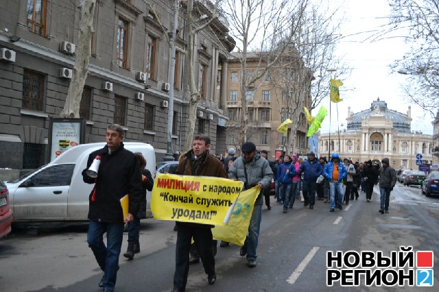 Новый Регион: В Одессе предприниматели перекрыли дорогу – город замер в пробках (ВИДЕО, ФОТО)