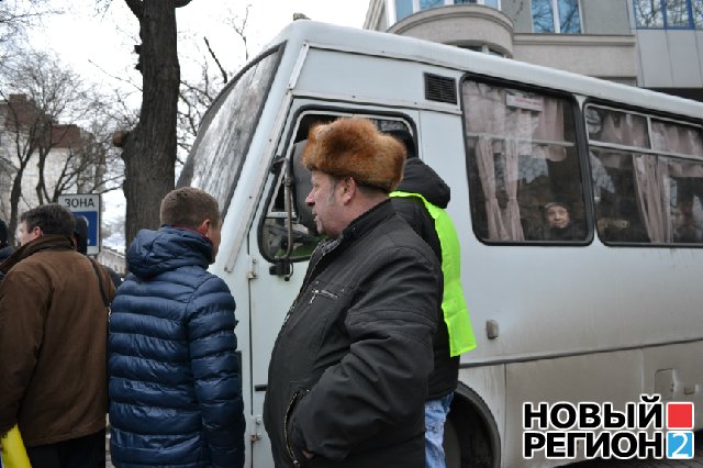 Новый Регион: В Одессе предприниматели перекрыли дорогу – город замер в пробках (ВИДЕО, ФОТО)