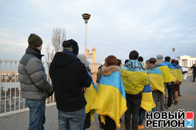 Новый Регион: В Одессе студенты заклеили себе рты, протестуя против экстремистского закона регионала Колесниченко (ВИДЕО, ФОТО)