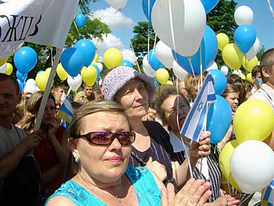 По словам Моше Азмана, главного раввина Украины, люди собрались для того, чтобы поддержать народ, который подвергся нападению террористической организации Хизбаллах