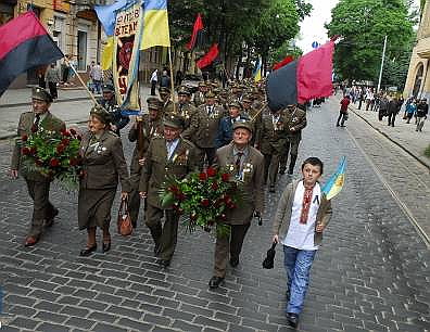 Новый Регион: Во Львове прошло шествие в честь Бандеры и Шухевича (ФОТО)