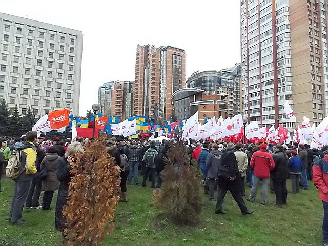 Новый Регион: Оппозиция собрала несанкционированный митинг возле ЦИК Украины в Киеве (ФОТО)