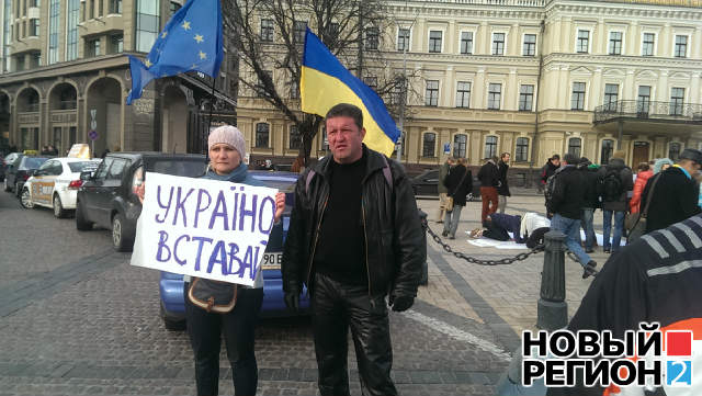 Новый Регион: Послы Польши и ЕС приехали на Евромайдан на Михайловской площади и поддержали митингующих (ФОТО)