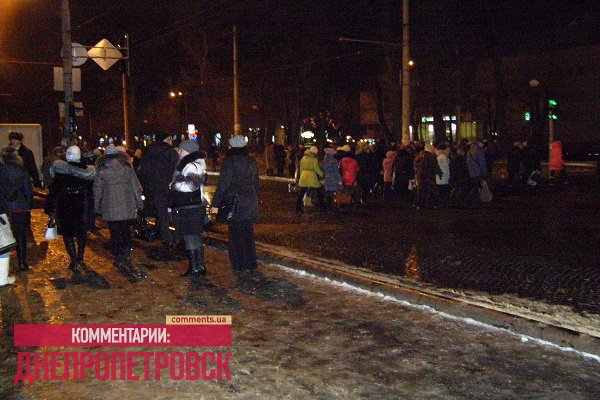 Новый Регион: В Днепропетровске бюджетники продержались на провластном антимайдане лишь 40 минут