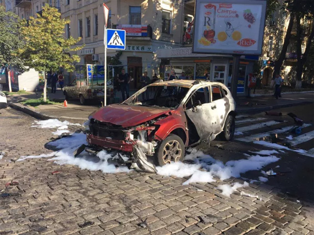 Новый Регион: В Киеве взорвали журналиста Павла Шеремета (ФОТО)