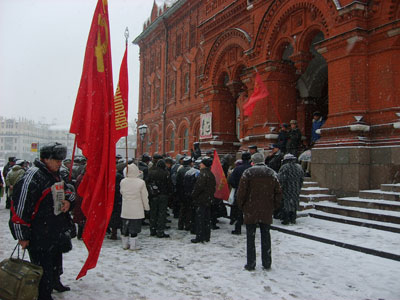 Новый Регион: В Мавзолей на Красной площади выстроилась многотысячная очередь (ФОТО)