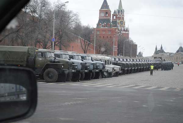 Новый Регион: В Москве ОМОНом перекрыты центральные площади