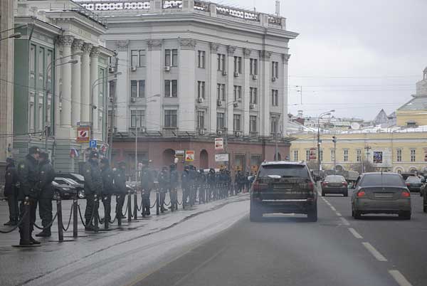 Новый Регион: В Москве ОМОНом перекрыты центральные площади