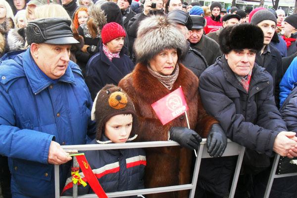 Новый Регион: На Пушкинской собирается первый митинг – коммунистический (ФОТО)