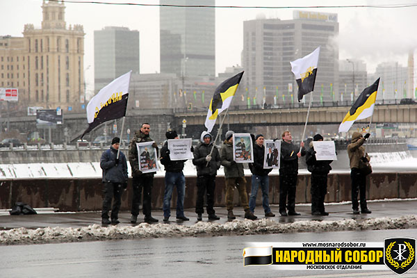 Новый Регион: В Москве православные провели пикет в защиту прав христиан в Великобритании (ФОТО)