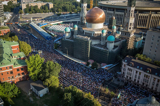 Новый Регион: Москва отметила Ураза-Байрам (ФОТО)