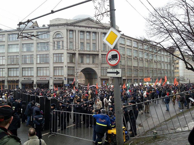 Новый Регион: Тысячи москвичей собрались на траурное шествие