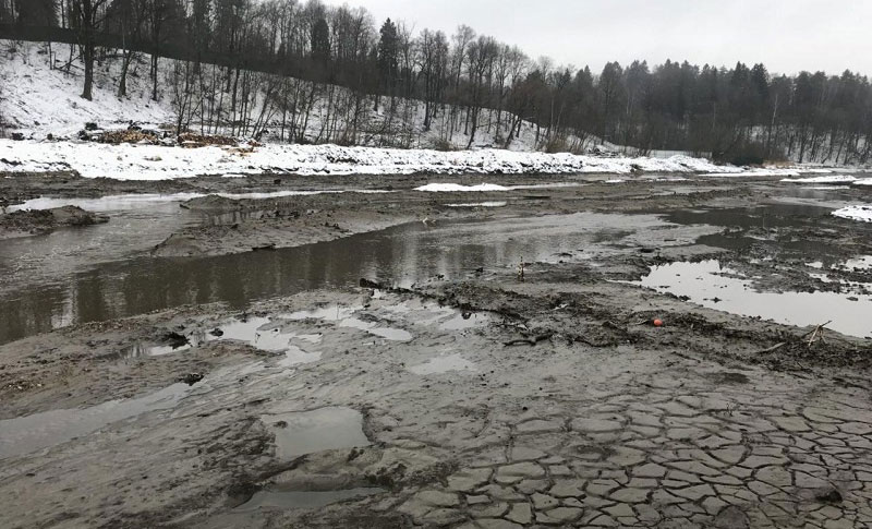 Новый День: В Химках высохло водохранилище: плотина на реке Сходня признана аварийной