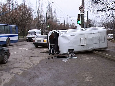 В Тирасполе перевернулась маршрутка без пассажиров на борту