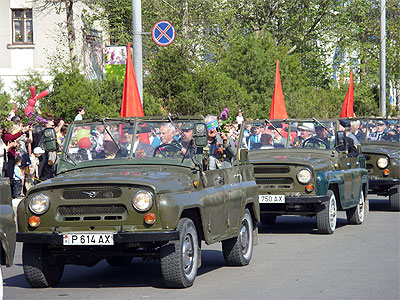 Новый Регион: 9 мая жители Рыбницы встретили ветеранов цветами и аплодисментами