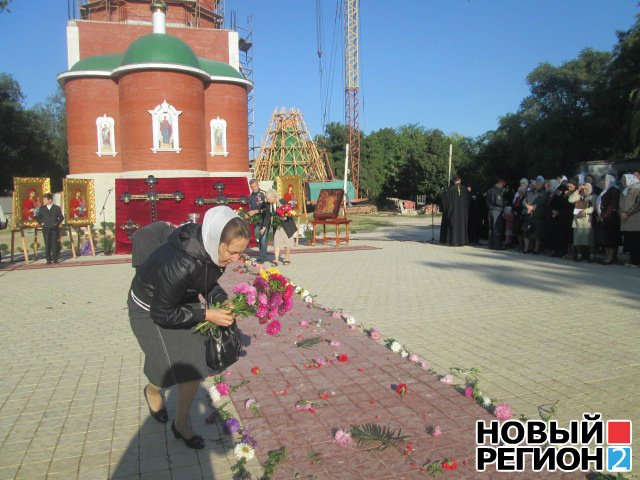 Новый Регион: В Тирасполе освящены кресты, которые установят на куполах храма Свято-Введенско-Пахомиевского монастыря