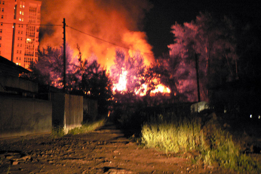 В Екатеринбурге горит медицинский центр «Бабур» (ФОТО)