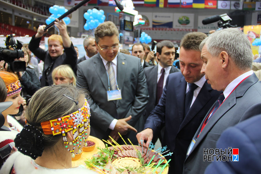 УрФО претендует на роль мирового поставщика продовольствия (ФОТОРЕПОРТАЖ) / Уже сегодня Урал полностью обеспечивает себя продуктами (ВИДЕО)