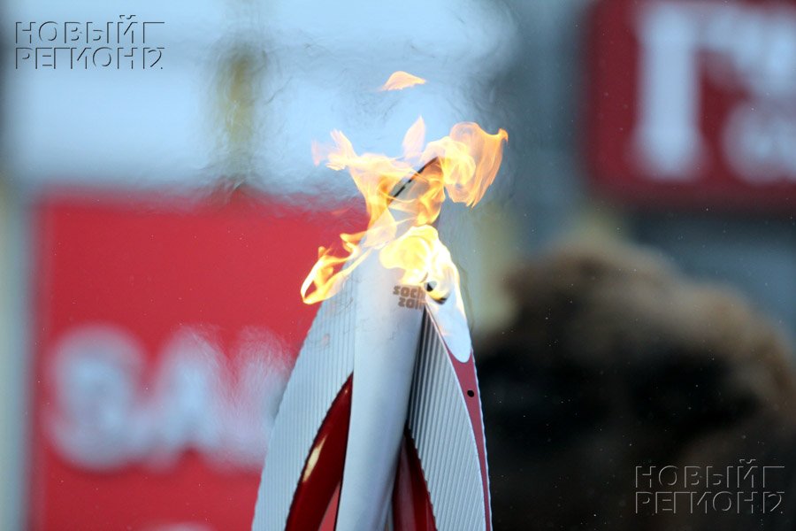 Огонь погас… Да здравствует огонь! (ВИДЕО) / В Челябинске потушили олимпийскую чашу… Чтобы зажечь в Магнитогорске (ФОТОРЕПОРТАЖ)